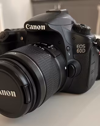 Canon EOS 60D + Obiettivo 18-55mm