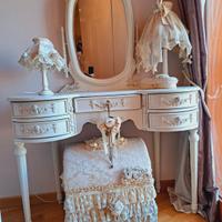 Toilette da trucco shabby