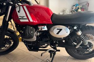 Moto guzzi v7