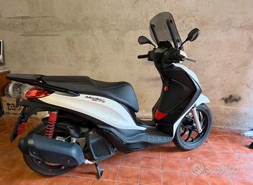 Piaggio Medley 150s con Accessori