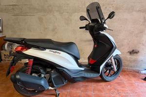 Piaggio Medley 150s con Accessori