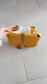 Borsetta giallo senape con tracolla