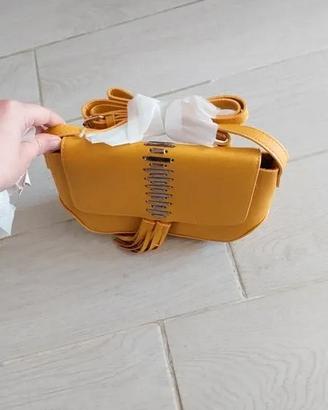 Borsetta giallo senape con tracolla