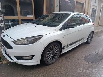 Ford Focus 1.5 TDCi 120 CV ST LINE PERSONALIZZATA
