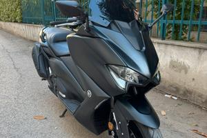 Yamaha Tmax 560