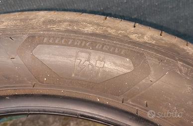 treno di gomme stradali