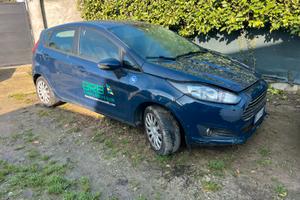 Ford fiesta 2014/1.5d.Motore da rivedere-1200 euto