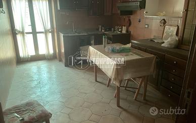 Appartamento 100 m² con giardino, cantinato e post