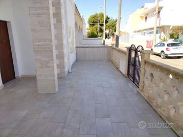 VILLETTA PETRA A SOLI 350m SPIAGGIA LIDO MARINI