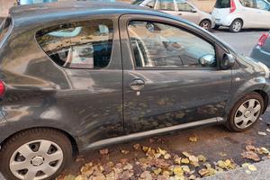 Toyota Aygo 3p benzina  automatica  pochissimi  km