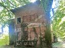 villa-da-ristrutturare-con-ampio-terreno-boschivo