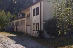 Capannone commerciale