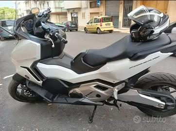 Honda Forza 750