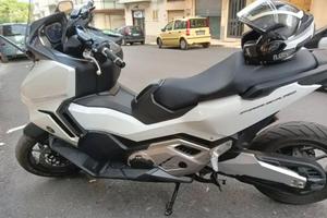 Honda Forza 750