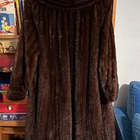 Pelliccia in visone marrone scuro