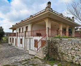 Villa a Putignano, 10 locali