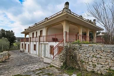 Villa a Putignano, 10 locali