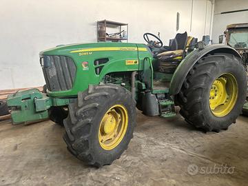 Trattore John Deere 5085 M