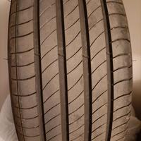 4 pneumatici Michelin 225/50R18