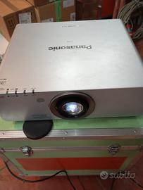 Videoproiettore Panasonic pt d6000