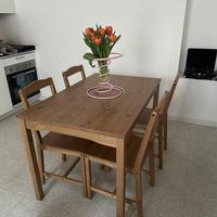 Tavolo e 4 sedie  Ikea