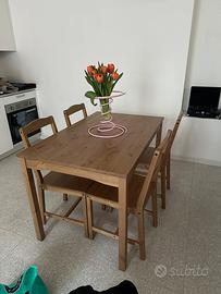 Tavolo e 4 sedie  Ikea