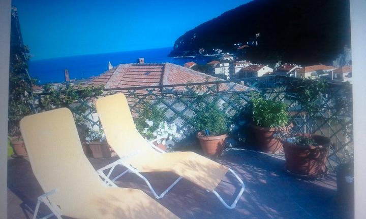 Noli (Sv) privato affitta appartamento vacanze