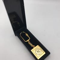 Fendi portachiavi placcato in oro perfetto