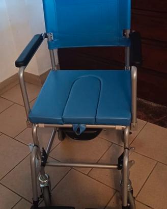 Sedia comoda per disabili-anziani