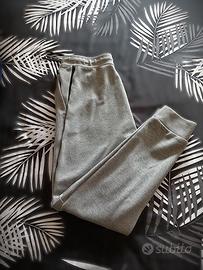 Pantaloni sportivi uomo H&M.