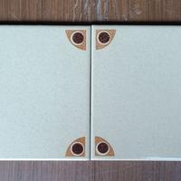 Piastrelle in gres e maiolica (21,6 mq totali)