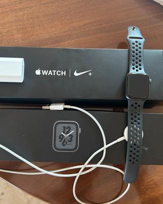 Apple Watch 4, 40mm