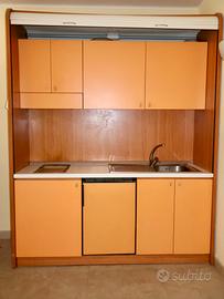 Cucina piccola a scomparsa per monolocale b&b