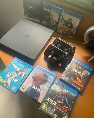 Ps4 con 2 controller, accesorio e 7 giochi.