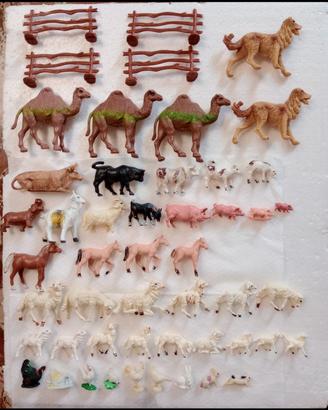 46 Statuette di Animali & Quattro Staccionate 