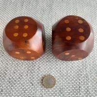 Coppia di dadi in radica