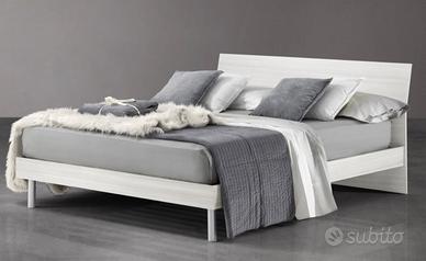 Letto e comodini bianchi NUOVi IMBALLATi