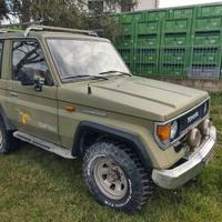 Toyota Land Cruiser LJ 70 LV-MRXW  con A.C.