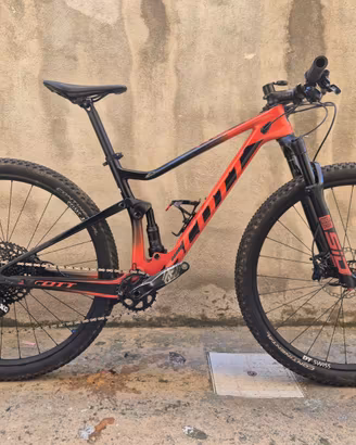 Bici Scott Spark RC900