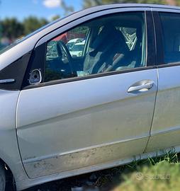 PORTIERA ANTERIORE SINISTRA MERCEDES Classe A W169