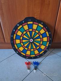 Bersaglio per freccette con freccette – come nuovo