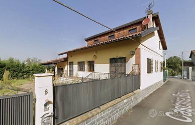 Immobile in asta di 427 m² con 3 locali e box auto