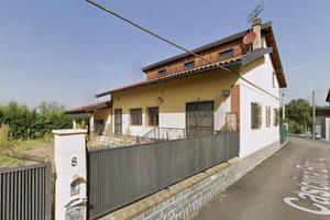 Immobile in asta di 427 m² con 3 locali e box auto