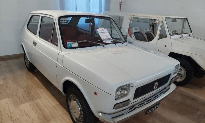 FIAT 127 " A BERLINA 127" BAULETTO - CONSERVATA