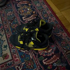 Jordan 4 thunder