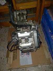 Motore Cagiva a Raptor 650 a carburatori del 2001 