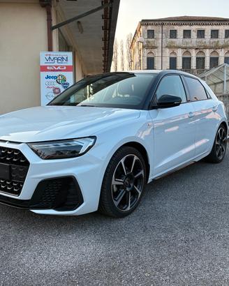 Audi A1 SPB 30 TFSI S tronic Identity Black