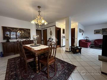 4 LOCALI A ALBANO SANT'ALESSANDRO