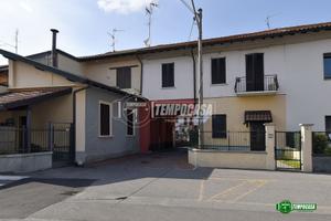 MONOLOCALE CON PICCOLO GIARDINO A VANZAGO