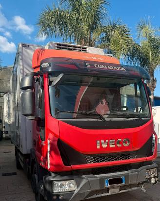 Iveco Eurocargo 120-250L CASSA FRIGO CON GANCIERA